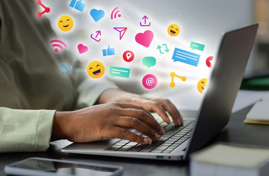 Publicité sur les Médias Sociaux : Stratégies pour Atteindre Votre Public Cible