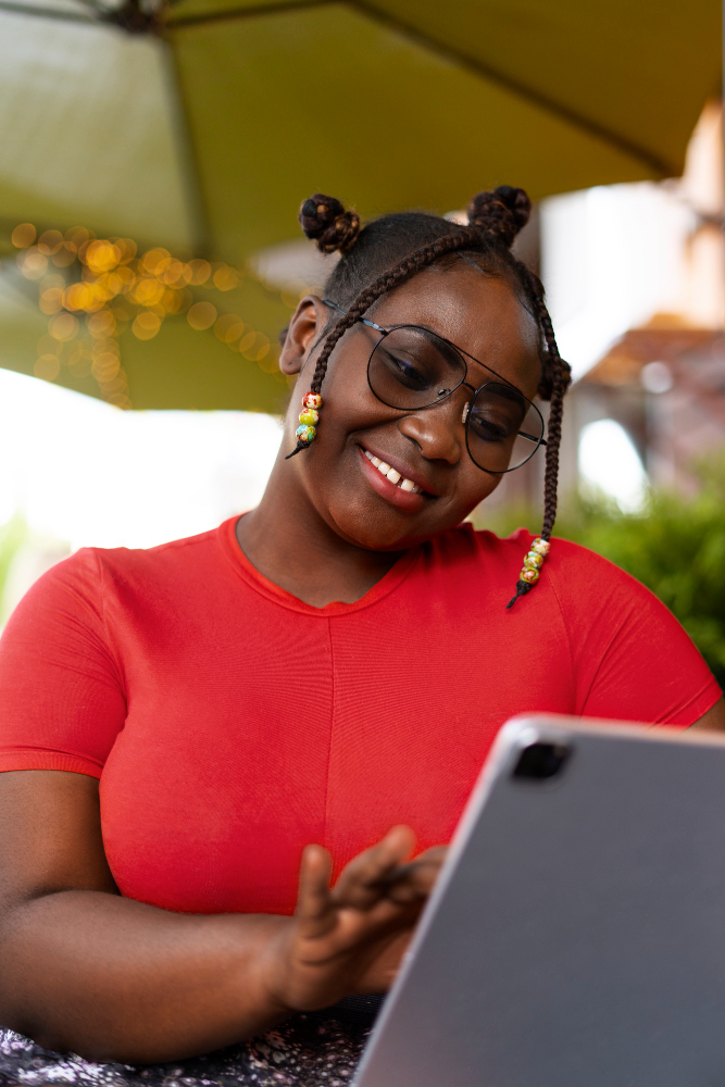 Guide des Plateformes de Marketing Digital pour Femmes Entrepreneurs en Côte d'Ivoire